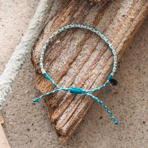 4Ocean January 2025 Limited Edition Polar Bear Bracelet